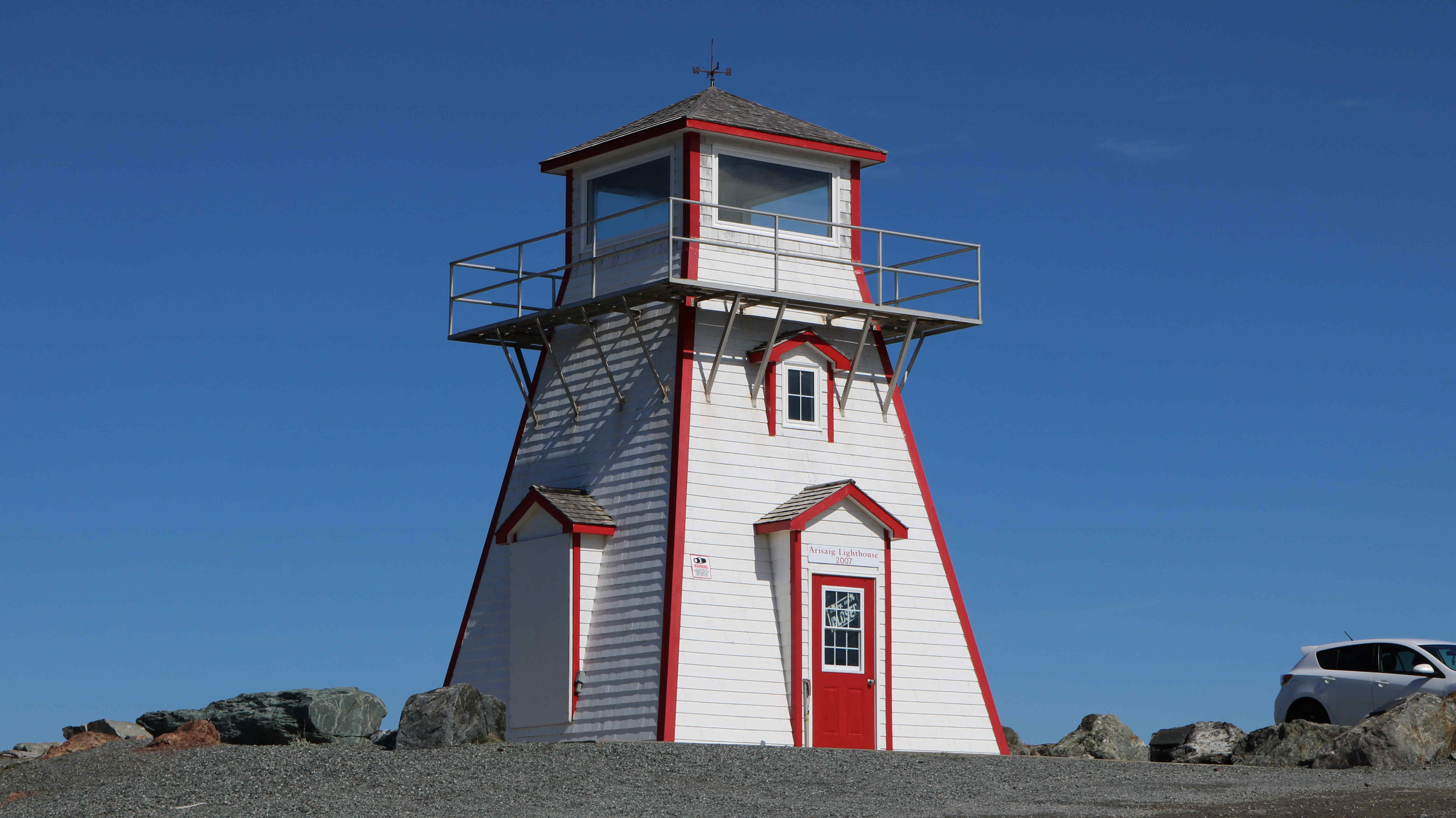 ArisaigLighthouseBigReducedSQuality.jpg
